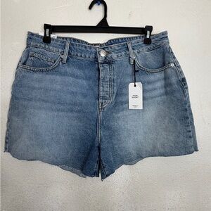 NWT Forever 21 Light Blue Denim Mom Shorts Size 14